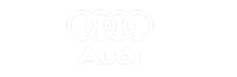 Logo Audi officiel et emblématique Logo Audi blanc, symbolisé par quatre anneaux interconnectés et le nom "Audi" écrit en dessous.
