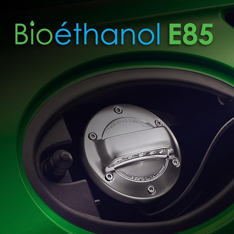 Bioéthanol E85 : Carburant écologique pour votre voiture Bouchon de réservoir de voiture verte avec le texte bleu et vert "Bioéthanol E85".